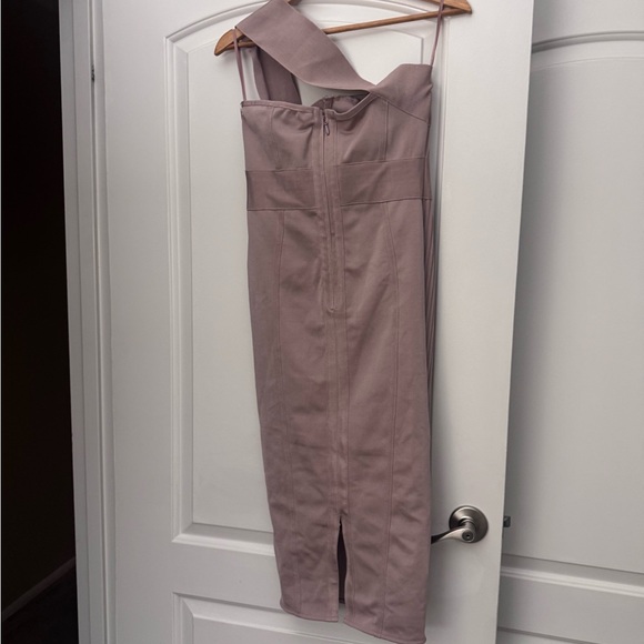 Elegant One-Shoulder Bandage Ribbed Dress in Mauve - Picture 6 of 7